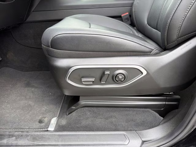 2026 High Gloss Black Jeep Grand Wagoneer 4X4 SUV