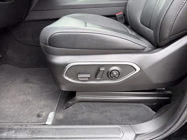 2026 High Gloss Black Jeep Grand Wagoneer 4X4 SUV