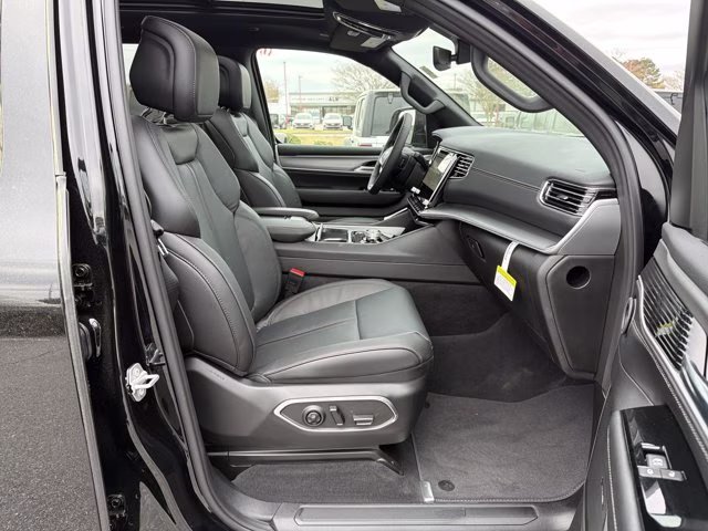 2026 High Gloss Black Jeep Grand Wagoneer 4X4 SUV