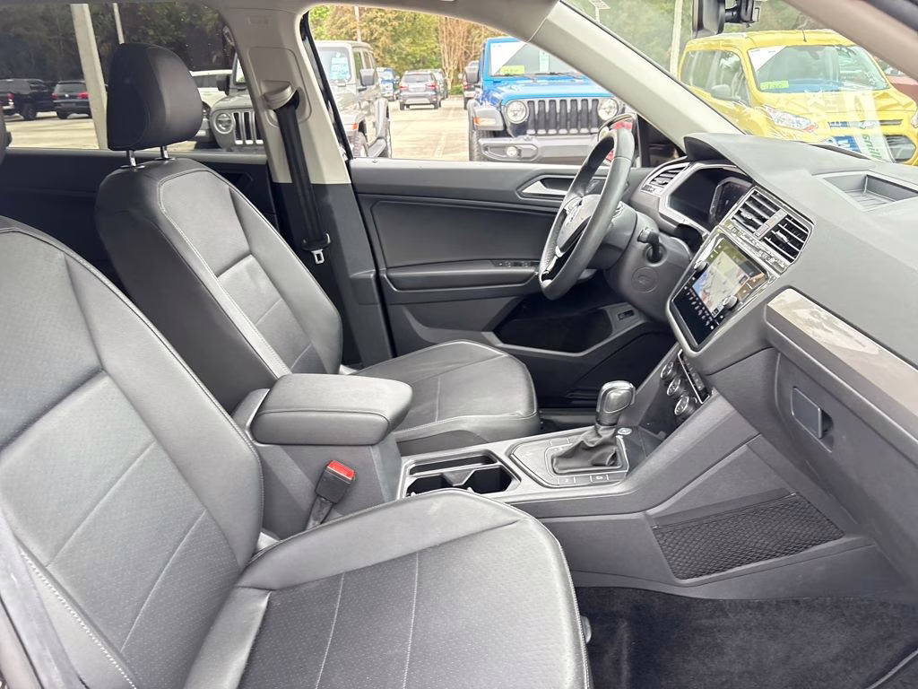 2020 Deep Black Volkswagen Tiguan 2.0T SEL FWD SUV