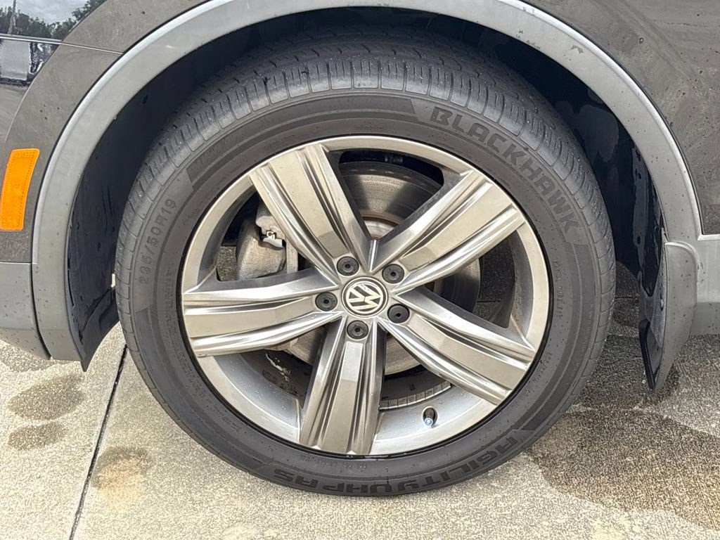 2020 Deep Black Volkswagen Tiguan 2.0T SEL FWD SUV
