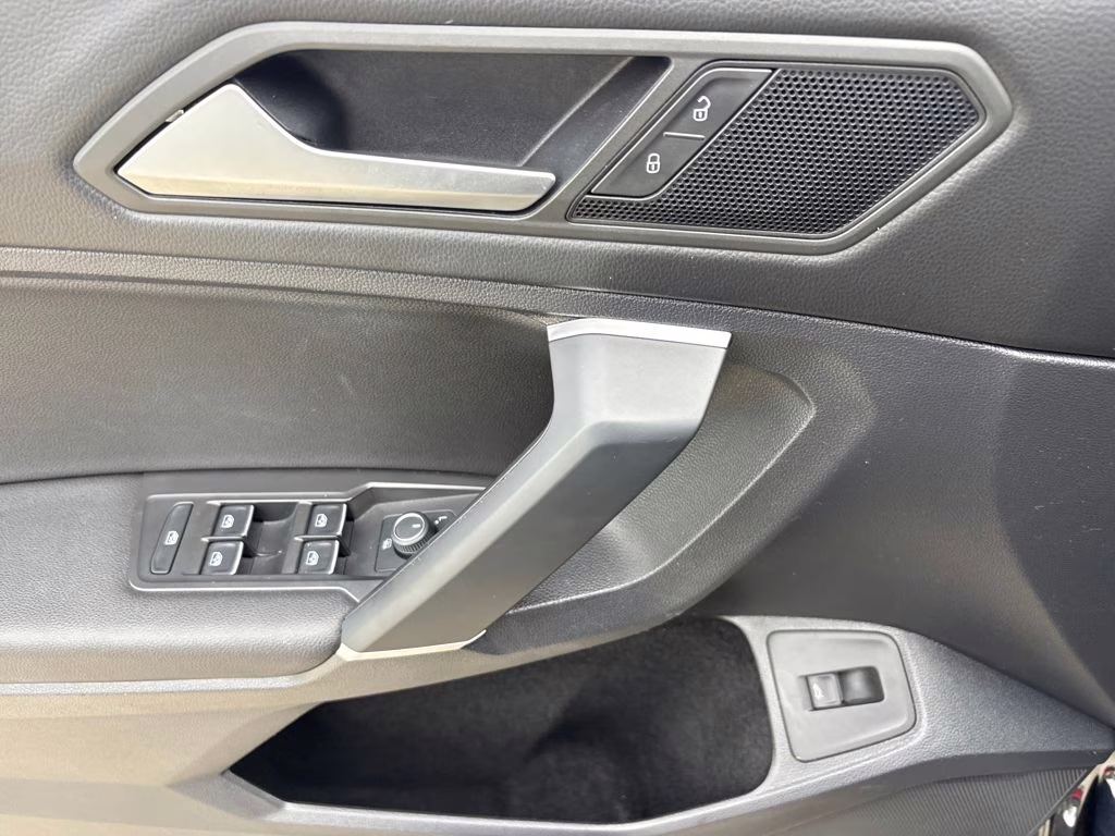 2020 Deep Black Volkswagen Tiguan 2.0T SEL FWD SUV