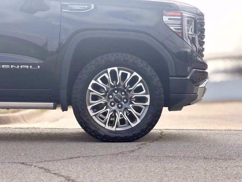 2025 Onyx Black GMC Sierra Denali Ultimate 4X4 Truck