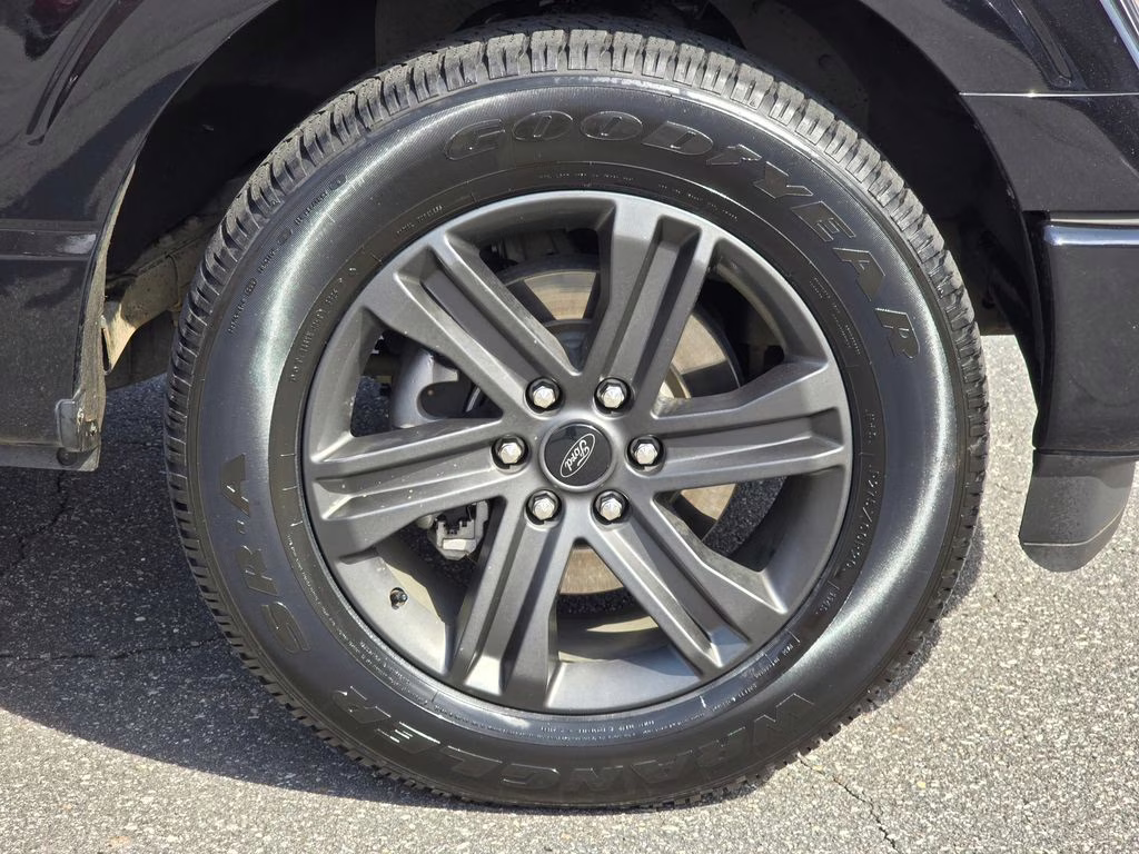 2023 Agate Black Metallic Ford F-150 XLT RWD Truck