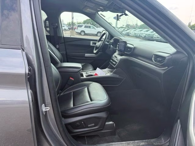2022 Carbonized Gray Metallic Ford Explorer XLT 4X4 SUV
