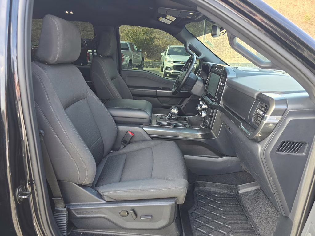 2023 Agate Black Metallic Ford F-150 XLT RWD Truck