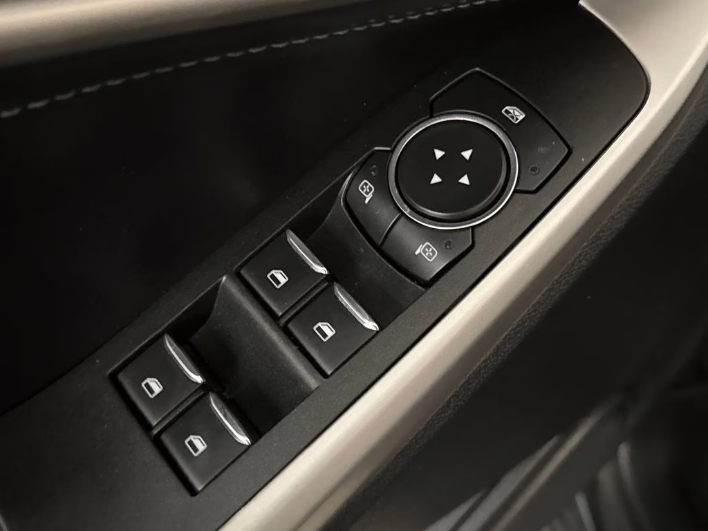 2022 Blue Metallic Ford Explorer XLT RWD SUV