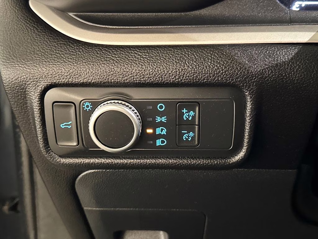 2022 Blue Metallic Ford Explorer XLT RWD SUV