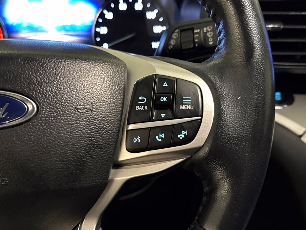 2022 Blue Metallic Ford Explorer XLT RWD SUV