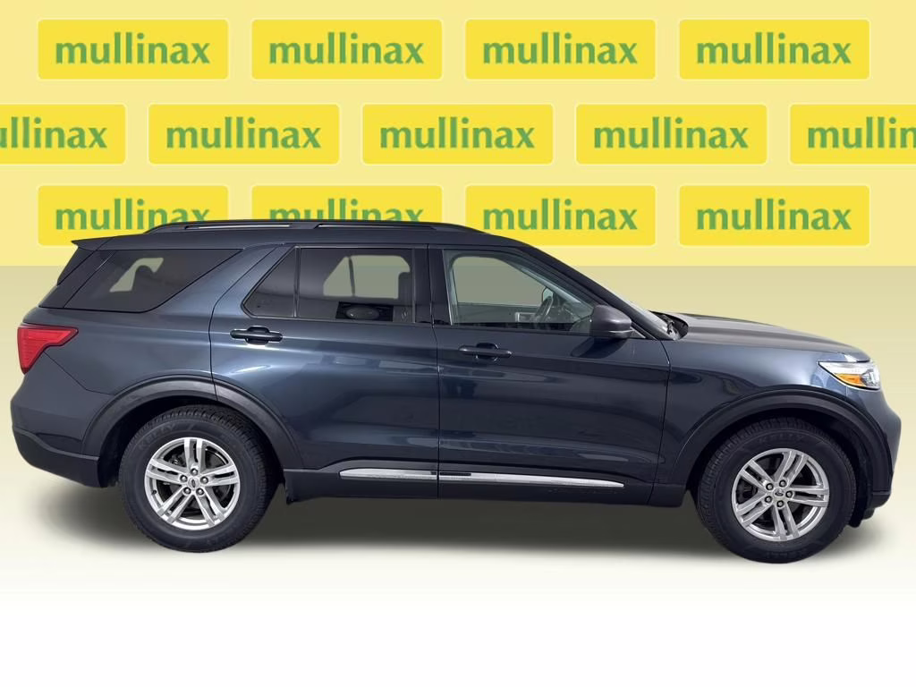 2022 Blue Metallic Ford Explorer XLT RWD SUV