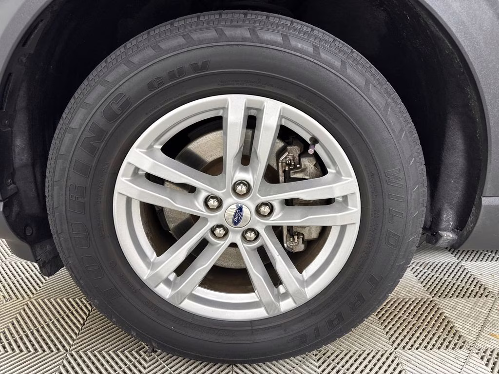 2022 Blue Metallic Ford Explorer XLT RWD SUV