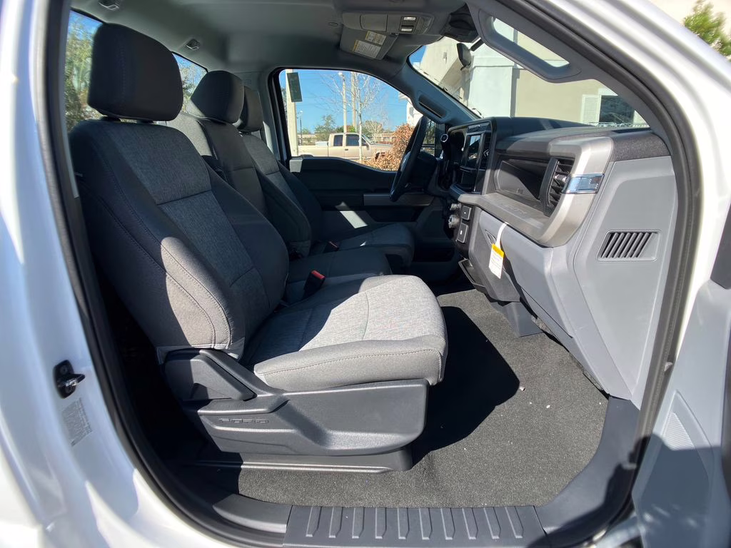 2026 Oxford White Ford Super Duty F-350 SRW XL 4X4 Truck