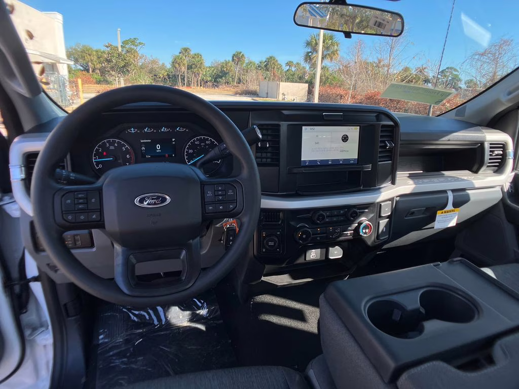 2026 Oxford White Ford Super Duty F-350 SRW XL 4X4 Truck