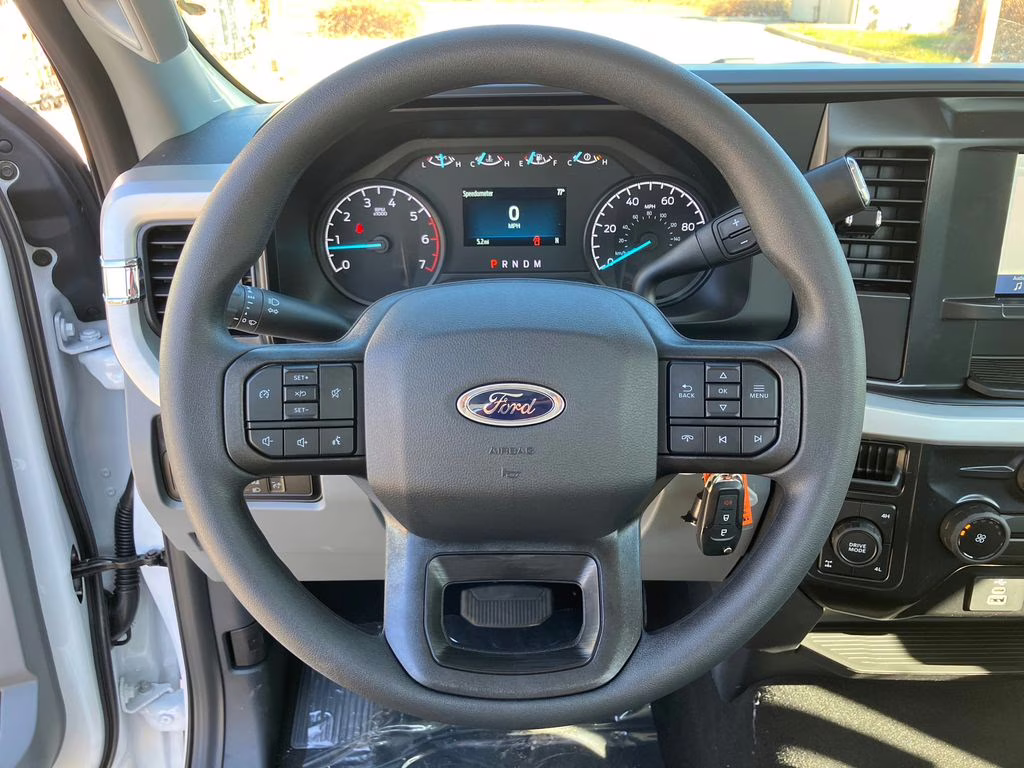 2026 Oxford White Ford Super Duty F-350 SRW XL 4X4 Truck