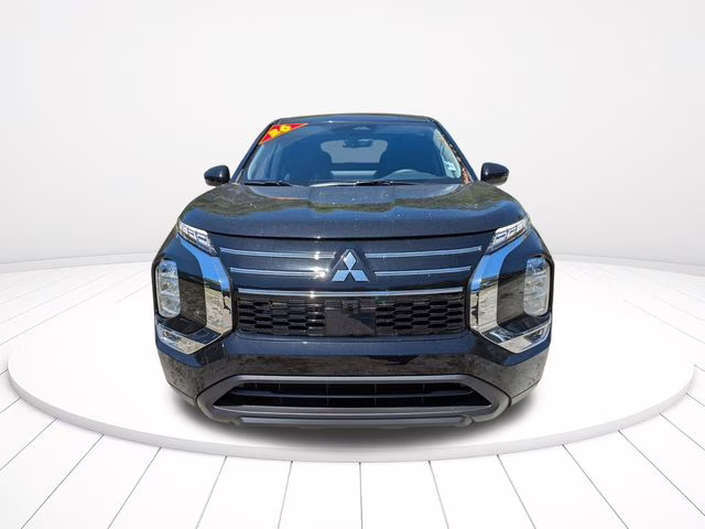 2026 Labrador Black Pearl Mitsubishi Outlander ES FWD SUV