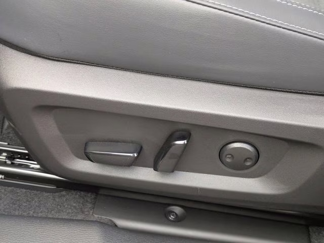 2026 Gray Mitsubishi Outlander SE FWD SUV