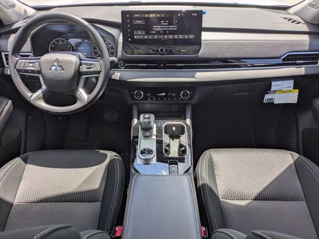 2026 White Diamond Mitsubishi Outlander ES AWD SUV