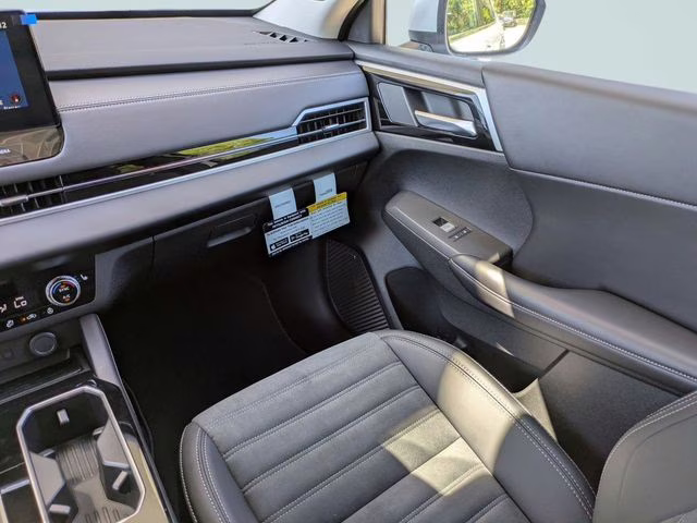 2026 White Diamond Mitsubishi Outlander ES AWD SUV