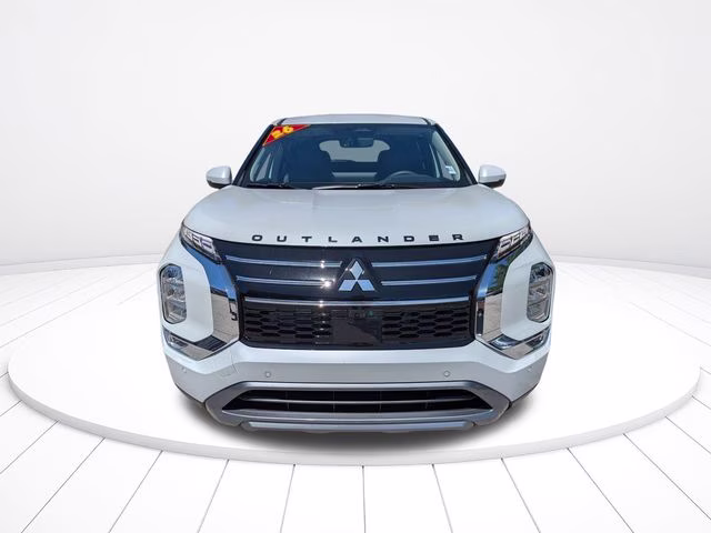 2026 White Diamond Mitsubishi Outlander ES AWD SUV