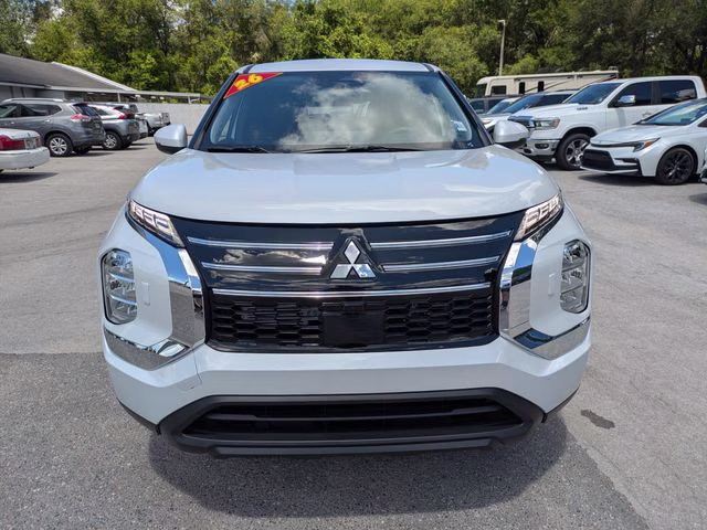 2026 White Diamond Mitsubishi Outlander ES AWD SUV