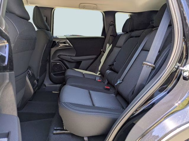 2026 Labrador Black Pearl Mitsubishi Outlander ES FWD SUV