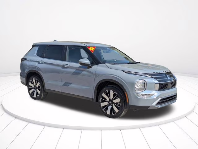 2026 Gray Mitsubishi Outlander SE FWD SUV