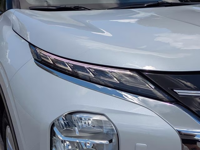 2026 White Diamond Mitsubishi Outlander ES AWD SUV