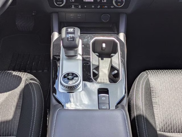 2026 White Diamond Mitsubishi Outlander ES AWD SUV
