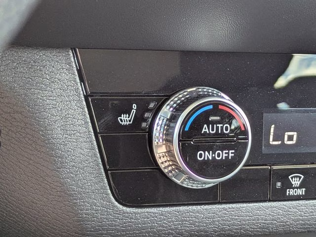 2026 White Diamond Mitsubishi Outlander ES AWD SUV