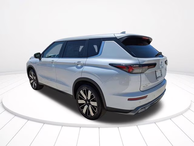 2026 White Diamond Mitsubishi Outlander ES AWD SUV