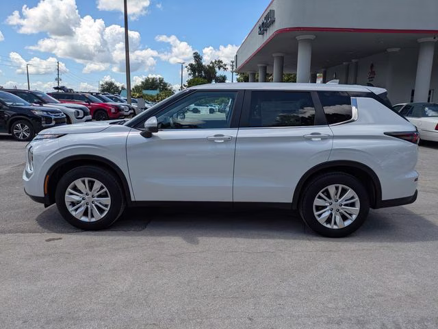 2026 White Diamond Mitsubishi Outlander ES AWD SUV