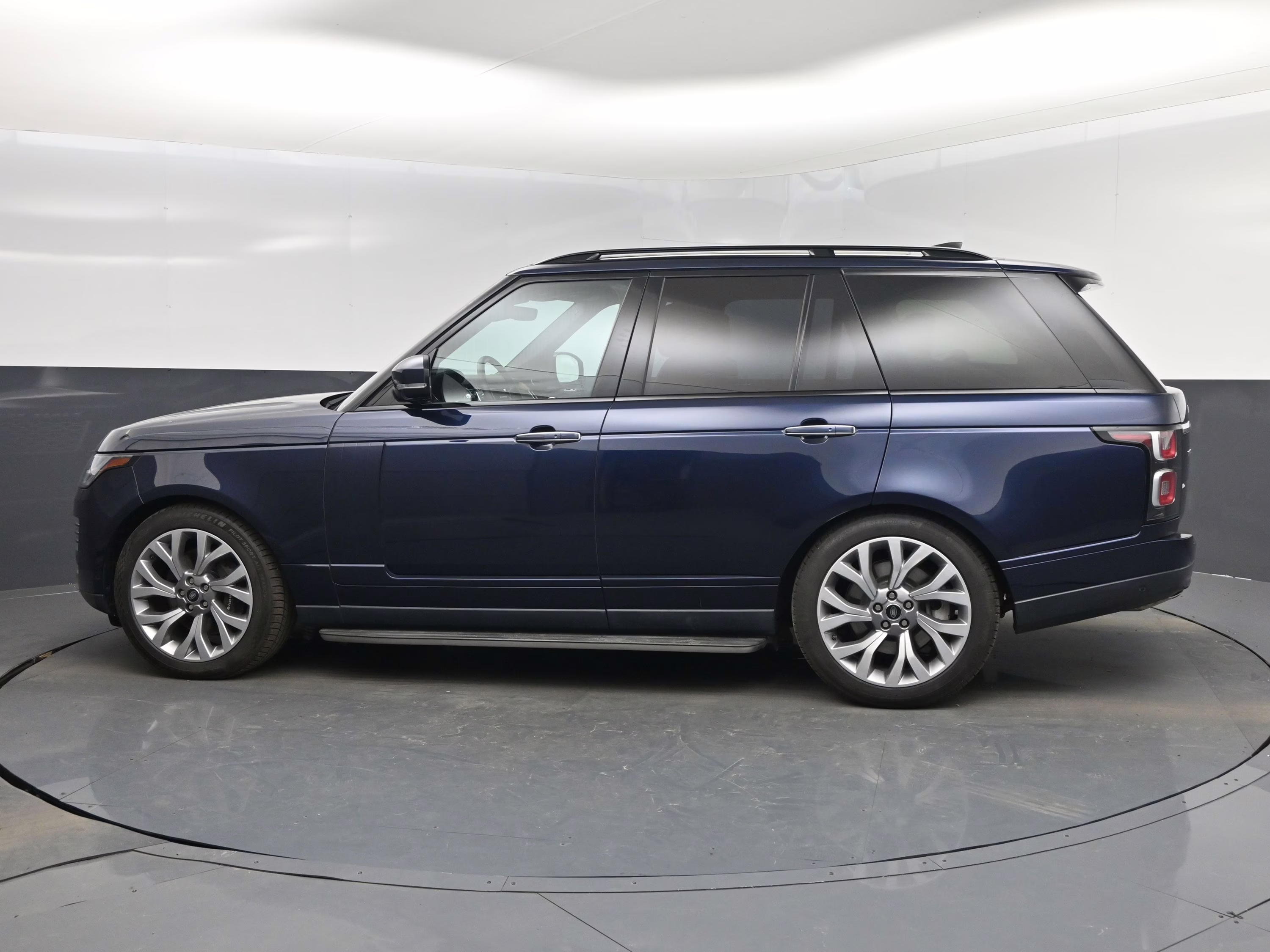 2019 Loire Blue Metallic Land Rover Range Rover 5.0L V8 Supercharged Autobiography 4X4 SUV