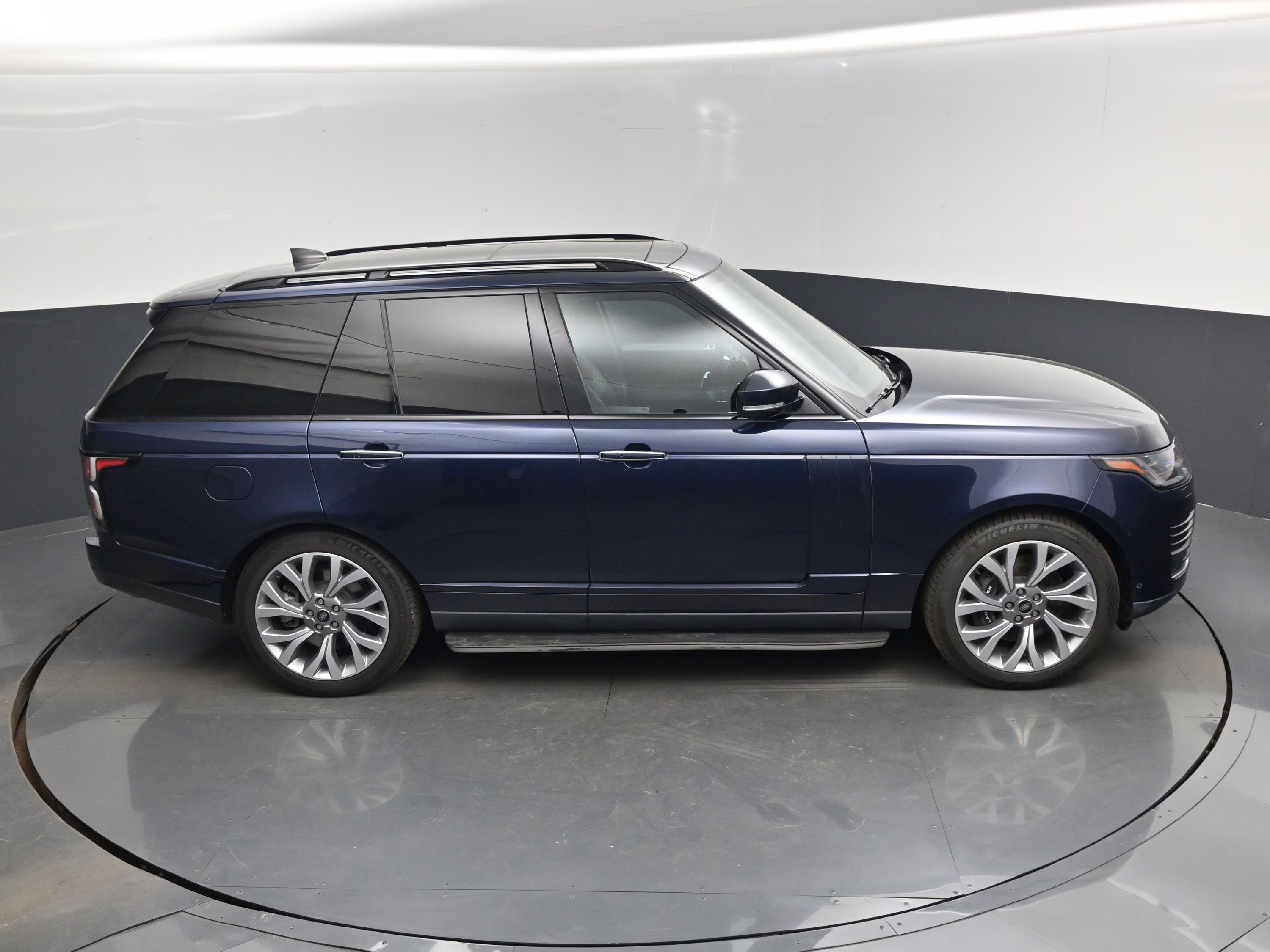 2019 Loire Blue Metallic Land Rover Range Rover 5.0L V8 Supercharged Autobiography 4X4 SUV