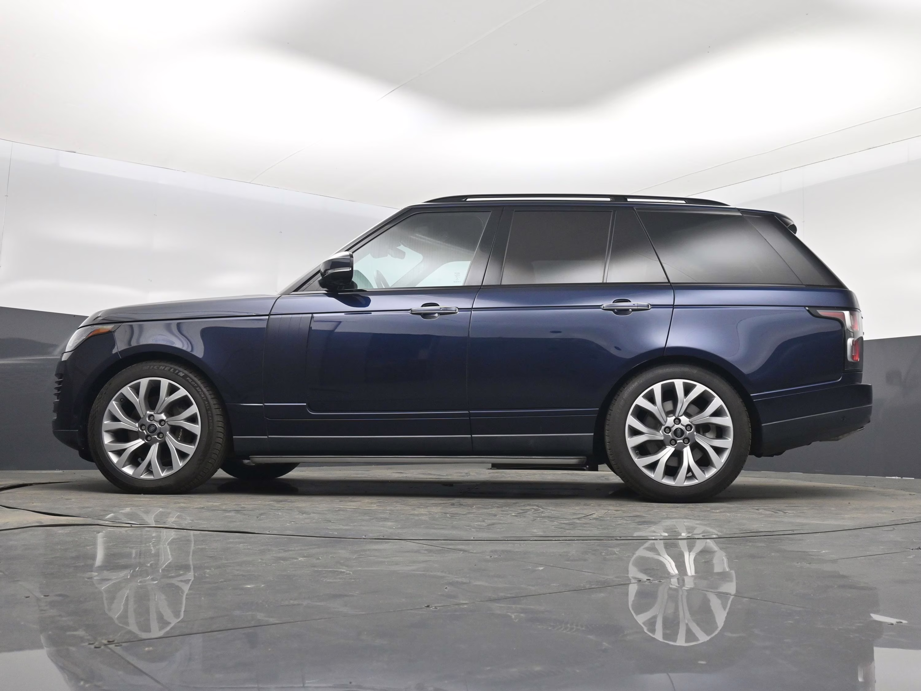 2019 Loire Blue Metallic Land Rover Range Rover 5.0L V8 Supercharged Autobiography 4X4 SUV