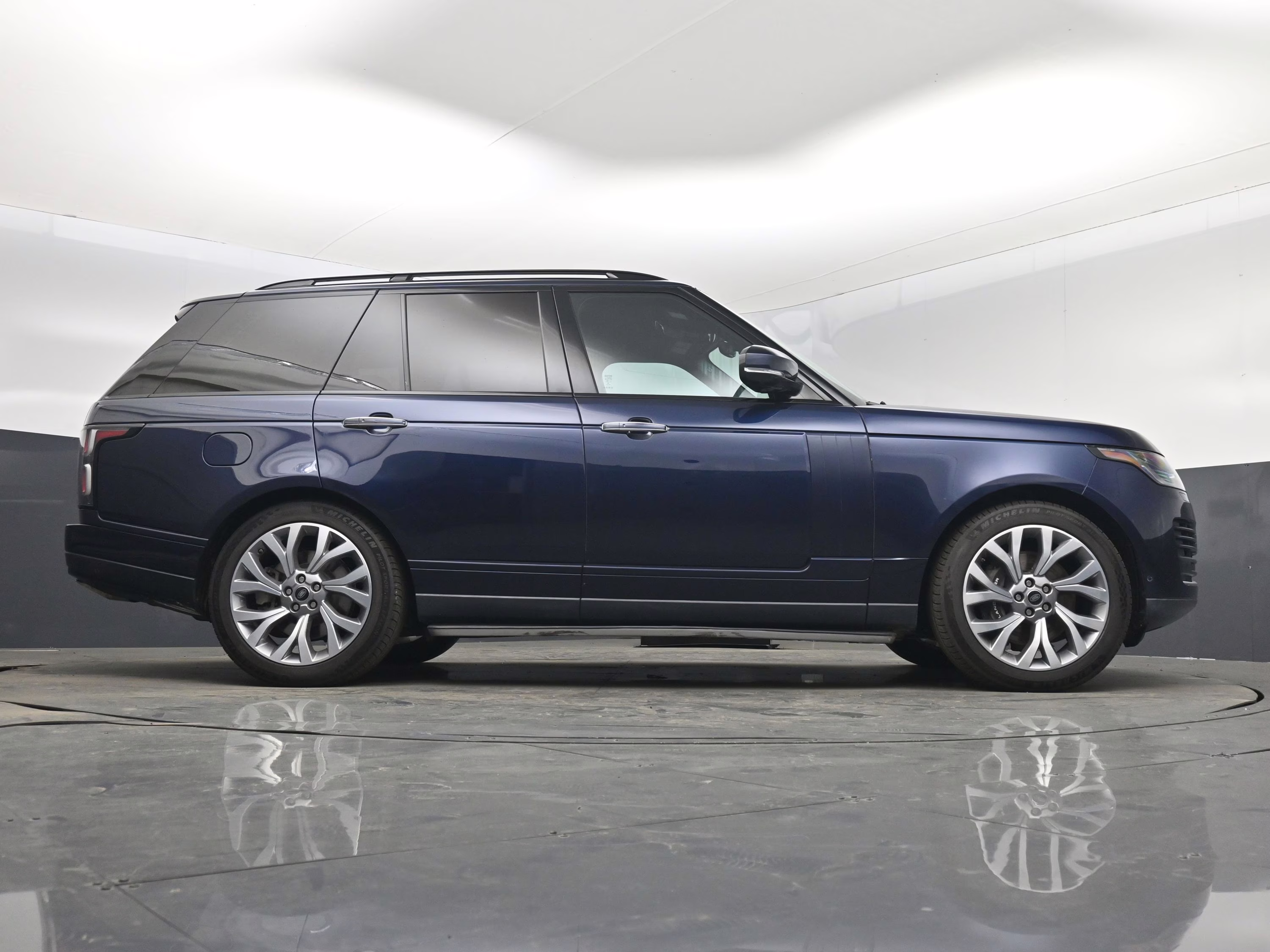 2019 Loire Blue Metallic Land Rover Range Rover 5.0L V8 Supercharged Autobiography 4X4 SUV