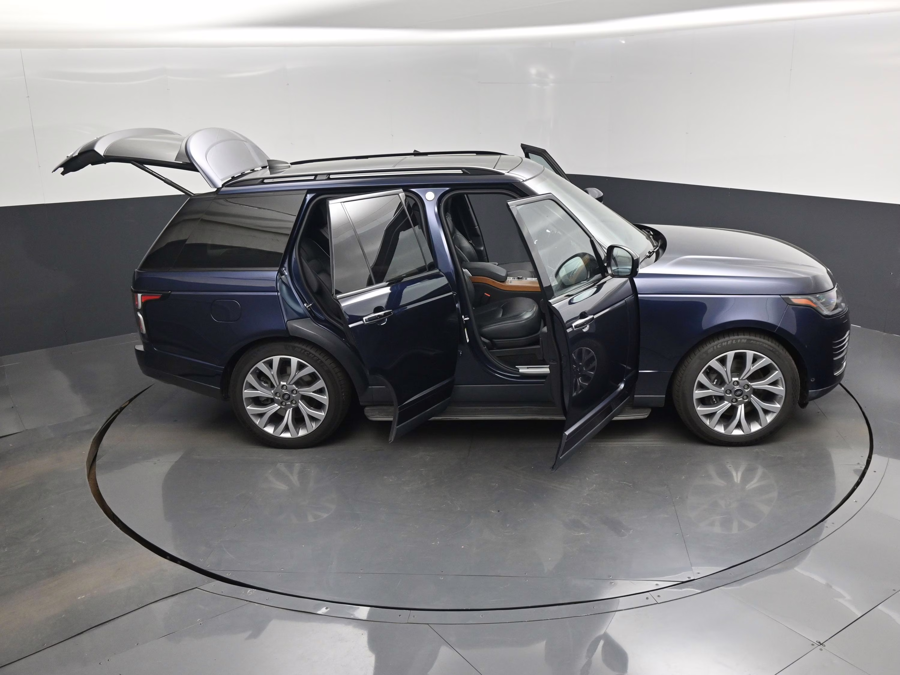 2019 Loire Blue Metallic Land Rover Range Rover 5.0L V8 Supercharged Autobiography 4X4 SUV