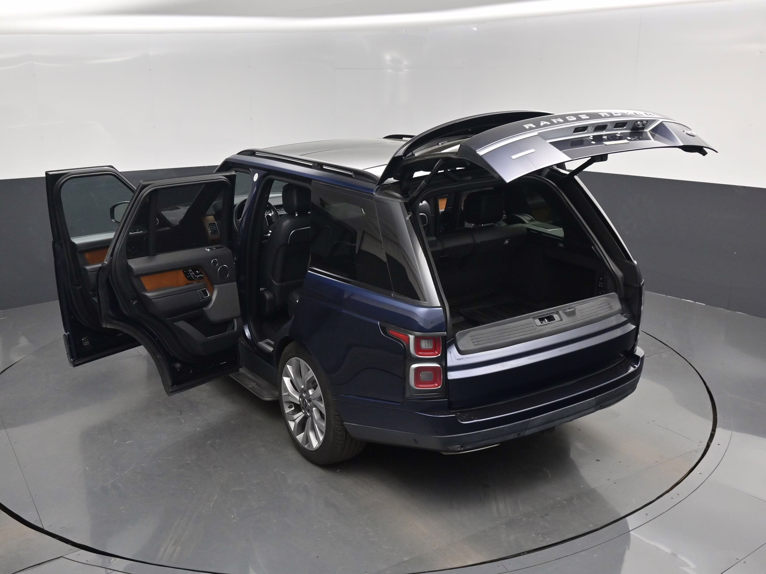 2019 Loire Blue Metallic Land Rover Range Rover 5.0L V8 Supercharged Autobiography 4X4 SUV