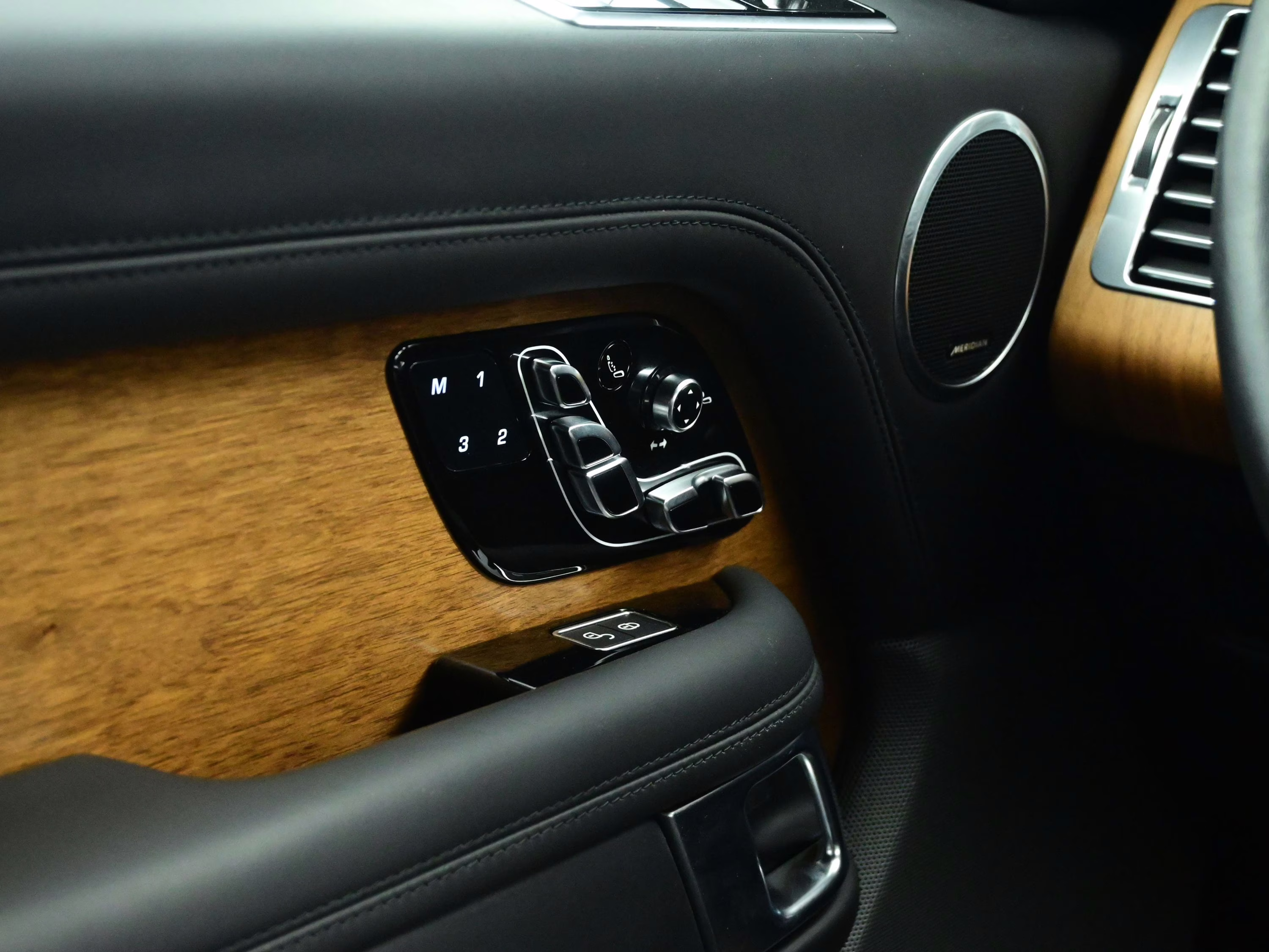 2019 Loire Blue Metallic Land Rover Range Rover 5.0L V8 Supercharged Autobiography 4X4 SUV