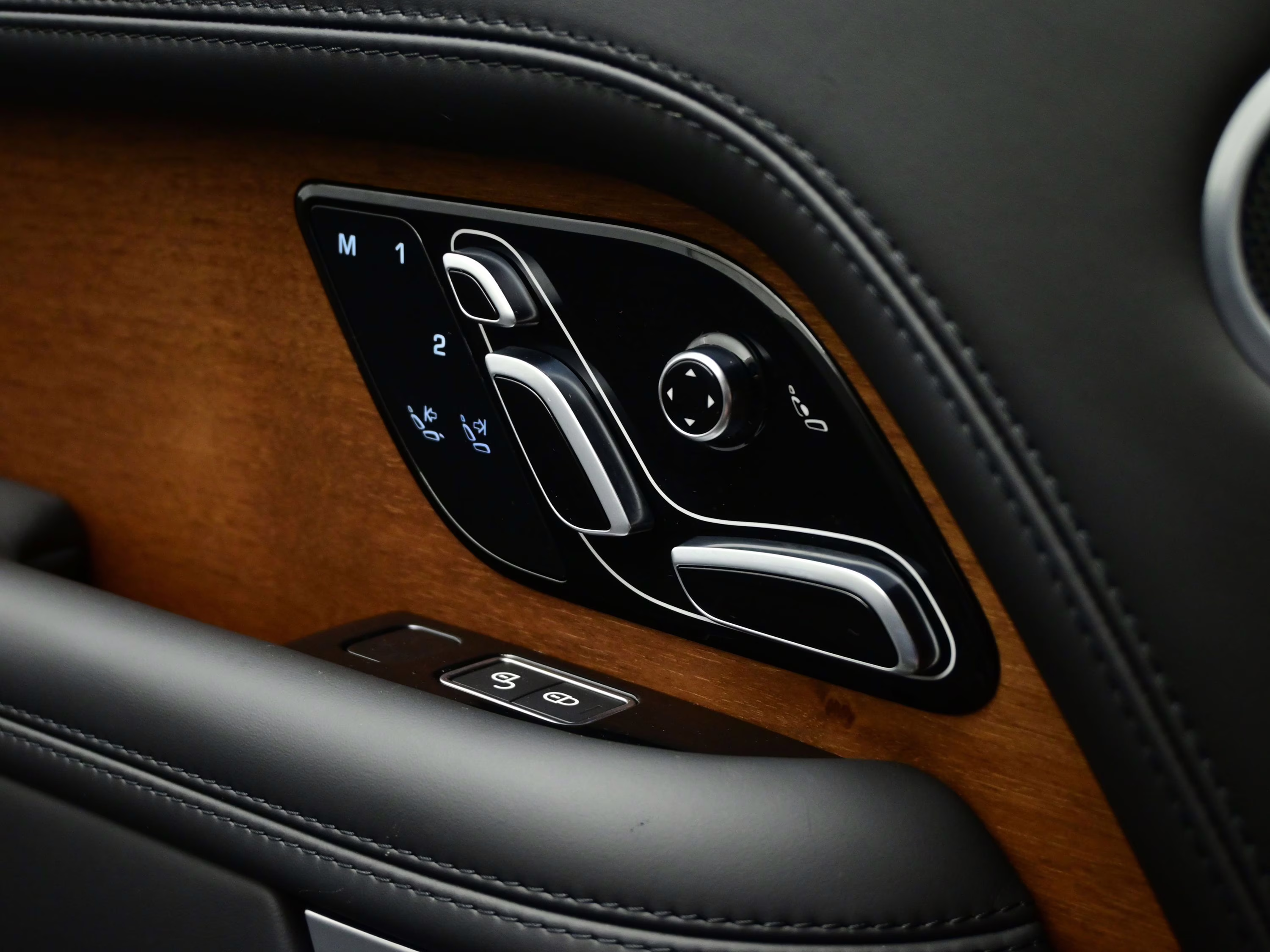 2019 Loire Blue Metallic Land Rover Range Rover 5.0L V8 Supercharged Autobiography 4X4 SUV