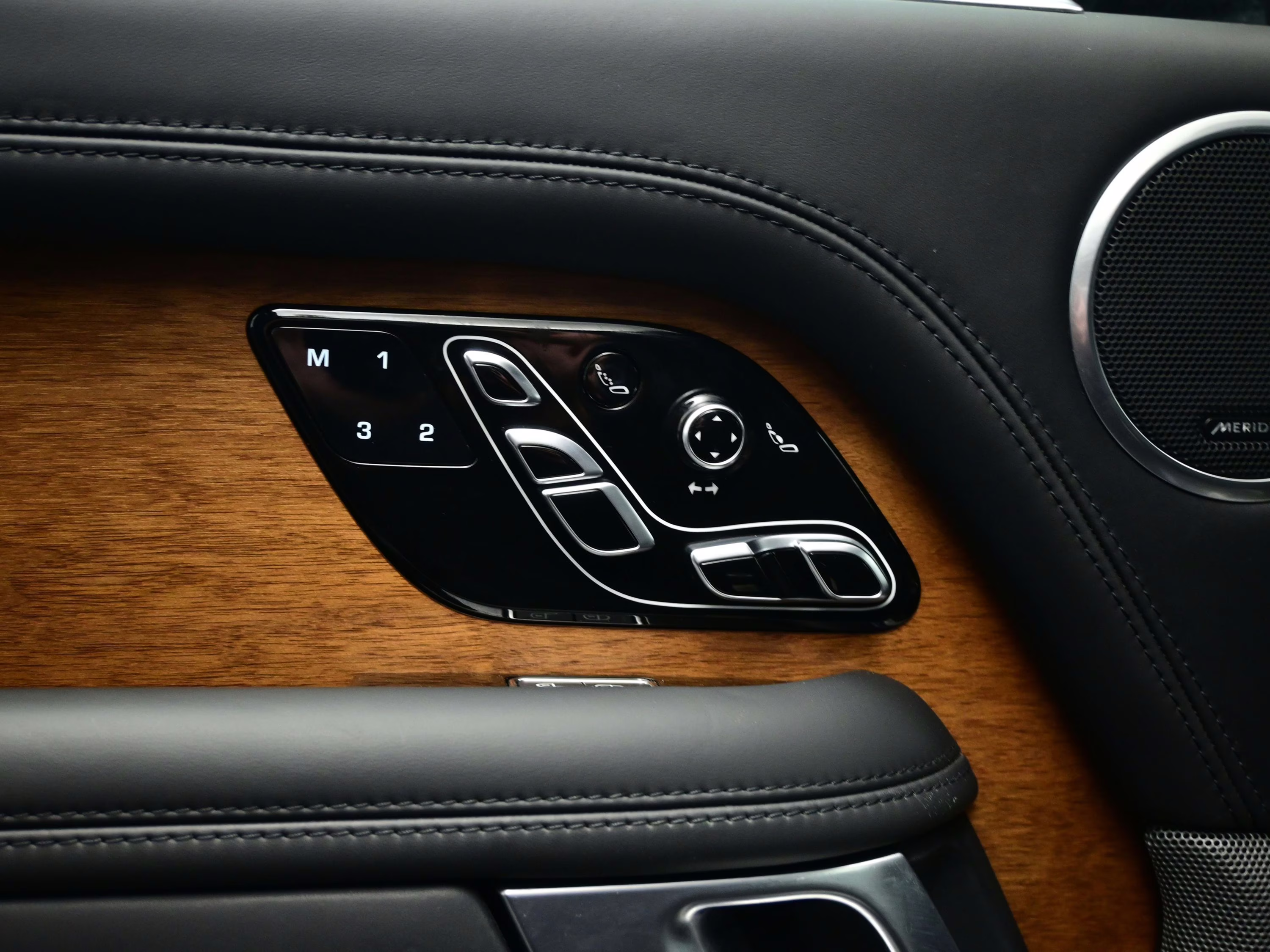 2019 Loire Blue Metallic Land Rover Range Rover 5.0L V8 Supercharged Autobiography 4X4 SUV