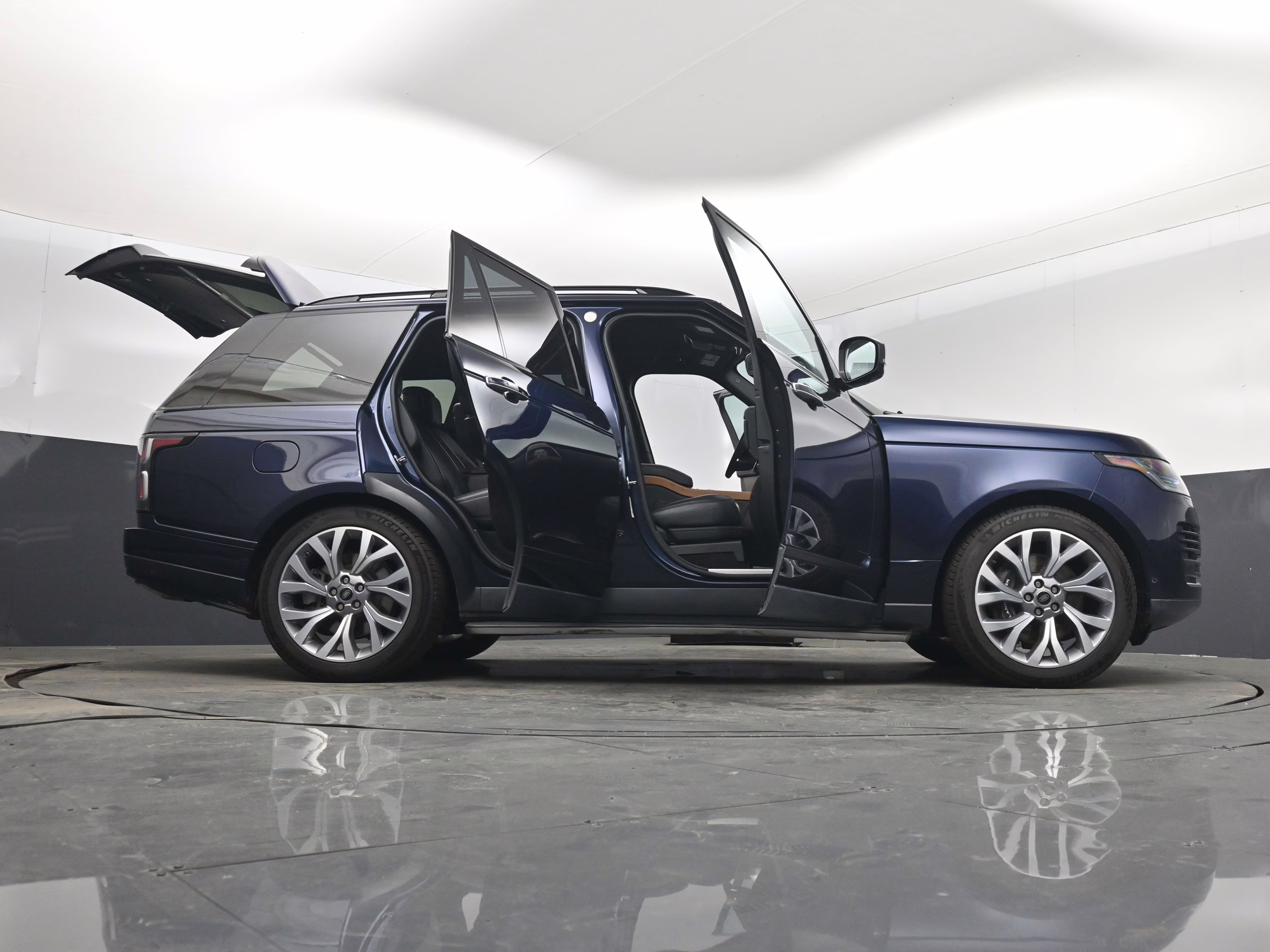 2019 Loire Blue Metallic Land Rover Range Rover 5.0L V8 Supercharged Autobiography 4X4 SUV