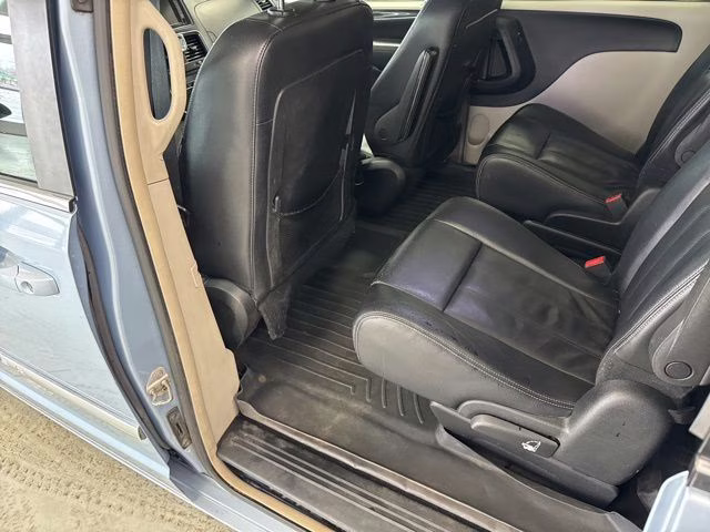 2013 Crystal Blue Pearlcoat Chrysler Town & Country Touring FWD Van