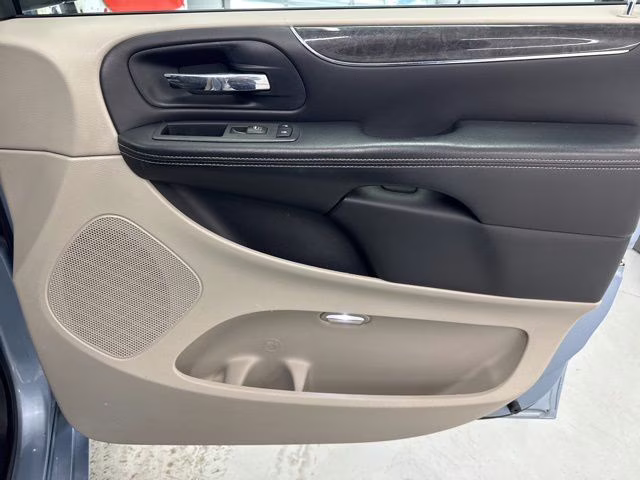 2013 Crystal Blue Pearlcoat Chrysler Town & Country Touring FWD Van