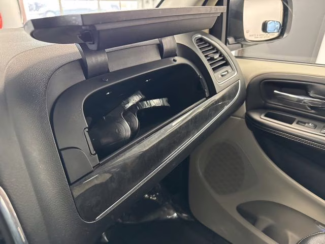 2013 Crystal Blue Pearlcoat Chrysler Town & Country Touring FWD Van