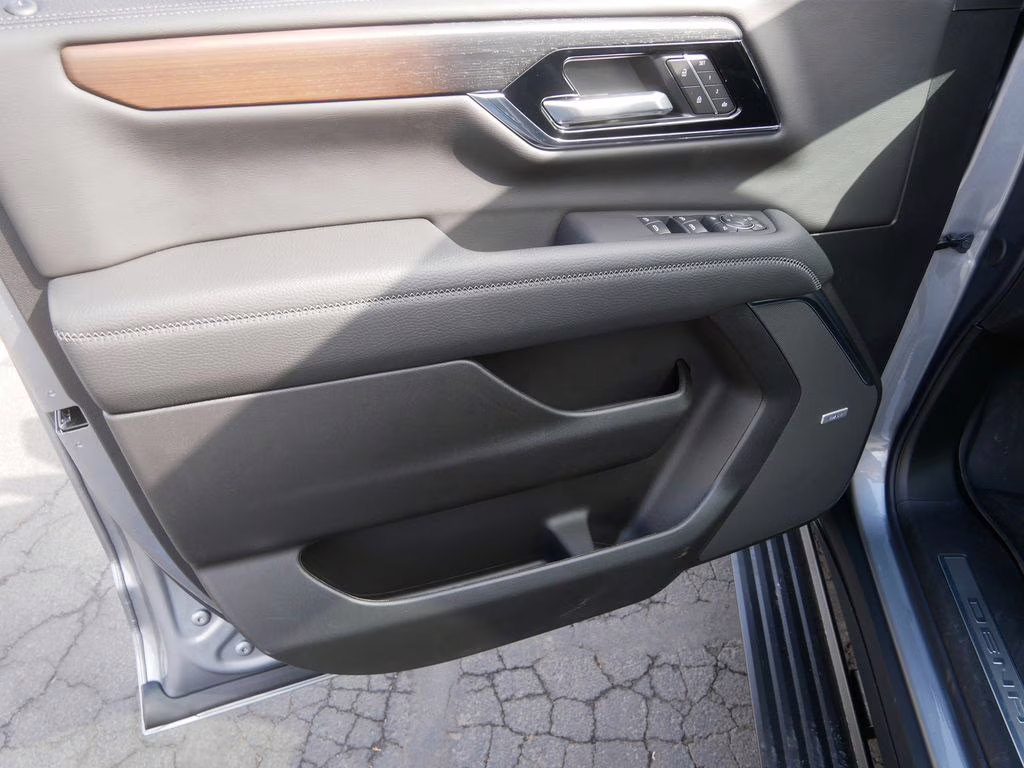 2026 Sterling Metallic GMC Yukon XL Denali 4X4 SUV