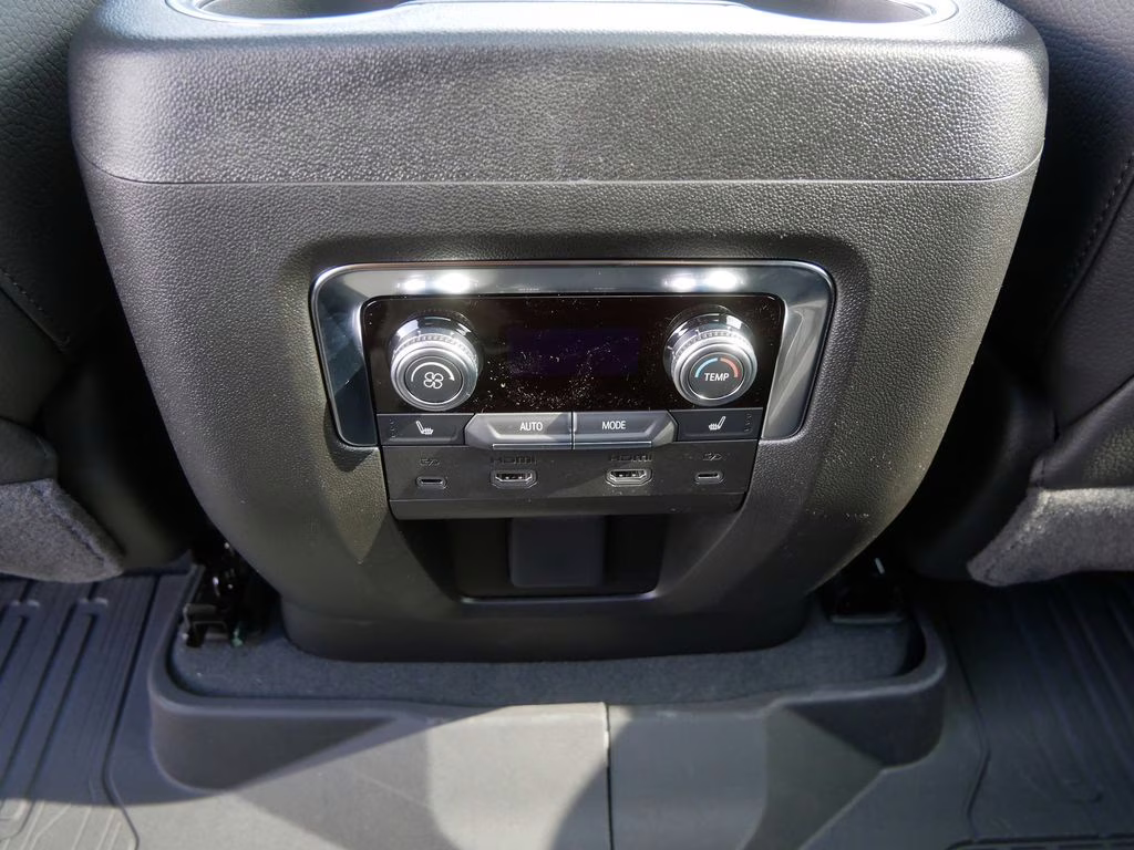 2026 Sterling Metallic GMC Yukon XL Denali 4X4 SUV