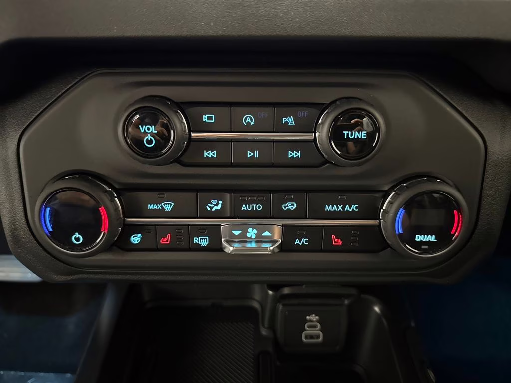 2026 Desert Sand Ford Bronco Outer Banks 4X4 SUV