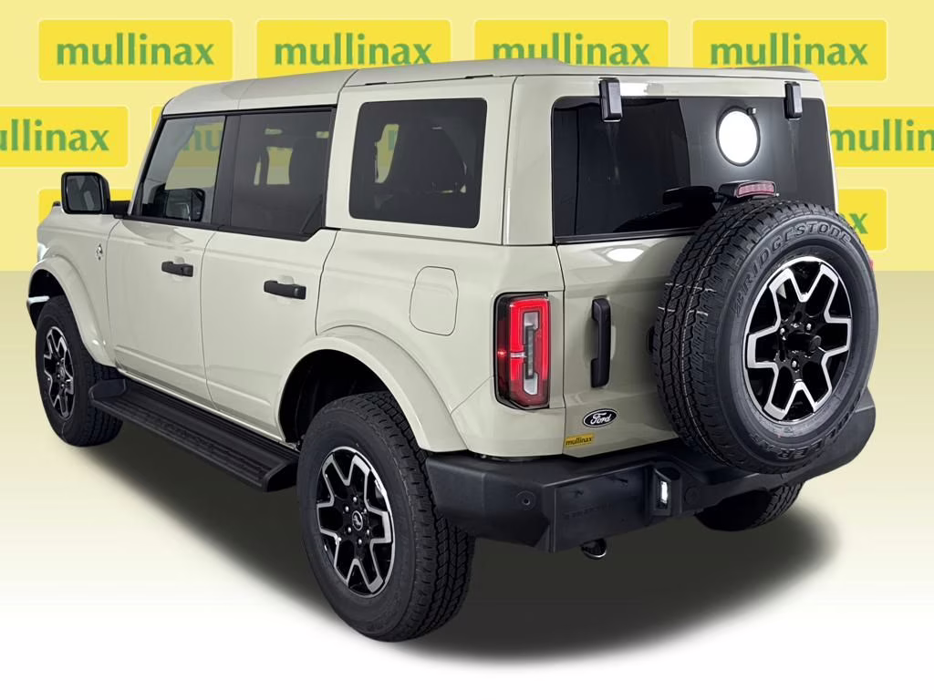 2026 Desert Sand Ford Bronco Outer Banks 4X4 SUV