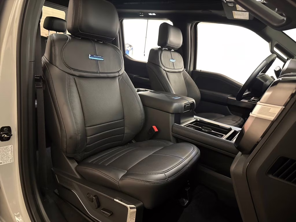 2026 Avalanche Ford Super Duty F-250 SRW Platinum 4X4 Truck