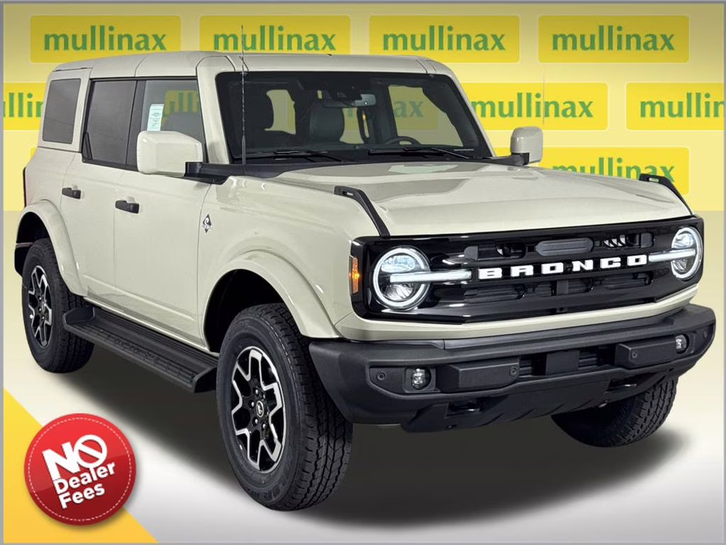 2026 Desert Sand Ford Bronco Outer Banks 4X4 SUV
